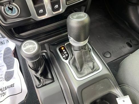 Used 2022 Jeep Wrangler Sport AWD/4WD image 37