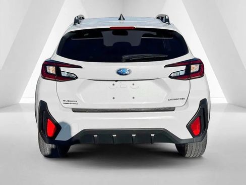 Used 2024 Subaru Crosstrek 2.0i Premium w/ Crosstrek Mirror Package image 5