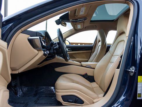Certified 2022 Porsche Panamera image 25