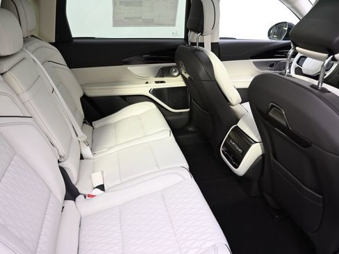 New 2026 Lincoln Nautilus Black Label AWD/4WD image 18