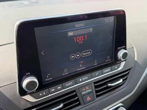 Used 2025 Nissan Altima 2.5 S image 19