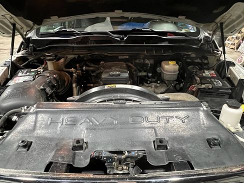 Used 2016 RAM 3500 Laramie Longhorn image 11