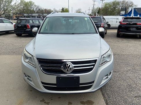 Used 2009 Volkswagen Tiguan SE FWD image 7