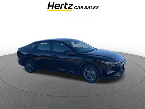 Used 2025 Kia K4 LXS image 1