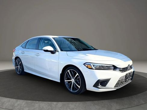 Used 2024 Honda Civic Touring image 3
