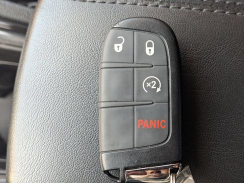 Used 2025 Jeep Compass Latitude AWD/4WD image 28