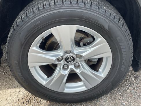 Used 2019 Toyota RAV4 XLE image 8