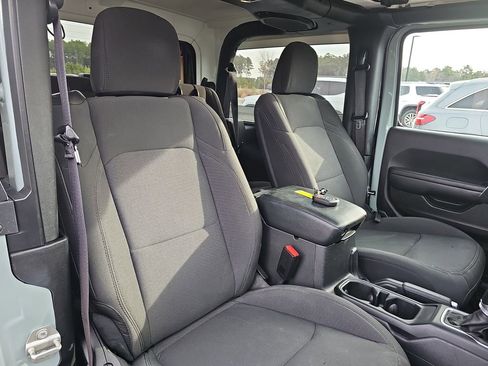 Used 2023 Jeep Wrangler Sport S image 12