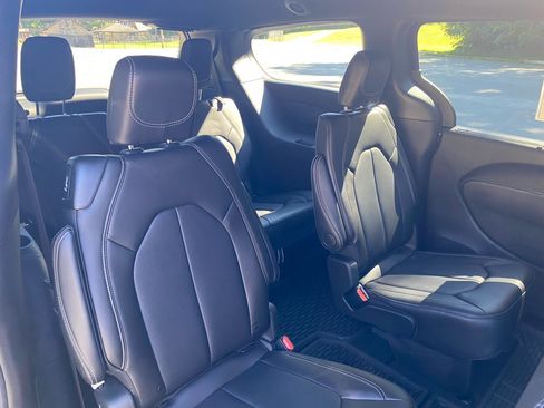 New 2026 Chrysler Voyager LX image 28