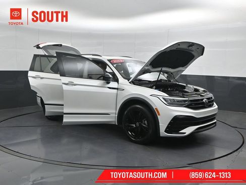 Used 2023 Volkswagen Tiguan SE R-Line FWD image 60