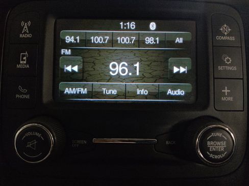 Used 2018 Jeep Cherokee Latitude FWD image 25