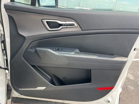 Certified 2023 Kia Sportage LX image 28