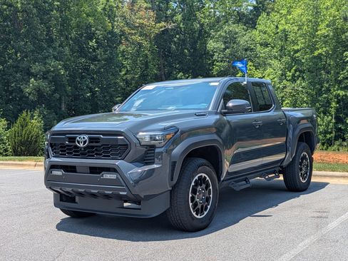 Used 2025 Toyota Tacoma TRD Off-Road w/ TRD Off Road Premium Package AWD/4WD image 6