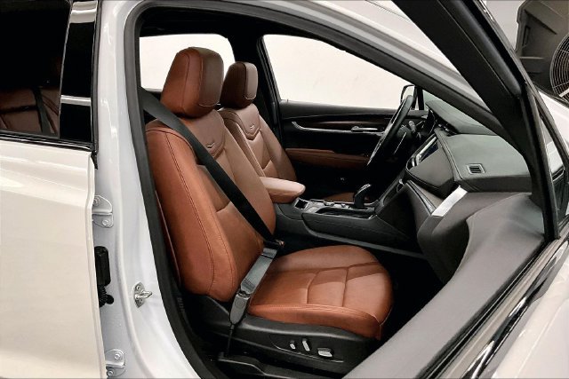 Used 2025 Cadillac XT5 Sportv w/ Technology Package AWD/4WD image 8