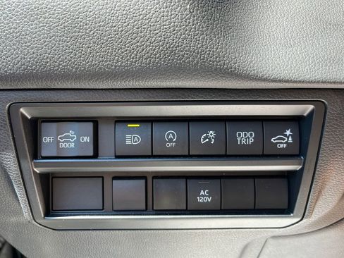 Used 2023 Toyota Tundra Limited w/ TRD Off-Road Package AWD/4WD image 10