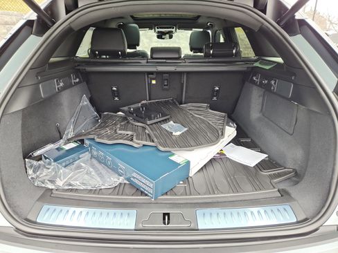 Used 2026 Land Rover Range Rover Velar Dynamic SE image 13