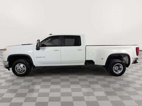 Used 2022 Chevrolet Silverado 3500 LT w/ Convenience Package AWD/4WD image 5