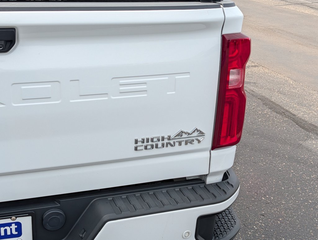 Used 2022 Chevrolet Silverado 3500 High Country w/ Safety Package II AWD/4WD image 7