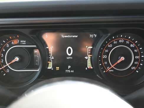 New 2025 Jeep Wrangler Unlimited Sahara AWD/4WD image 12