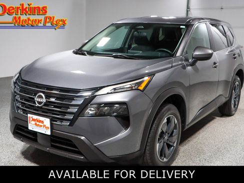 Used 2024 Nissan Rogue SV image 1