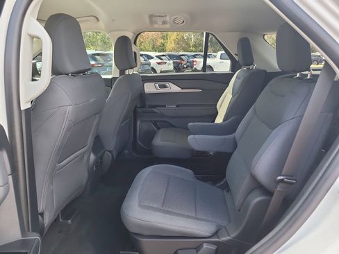 Certified 2025 Ford Explorer Active image 11