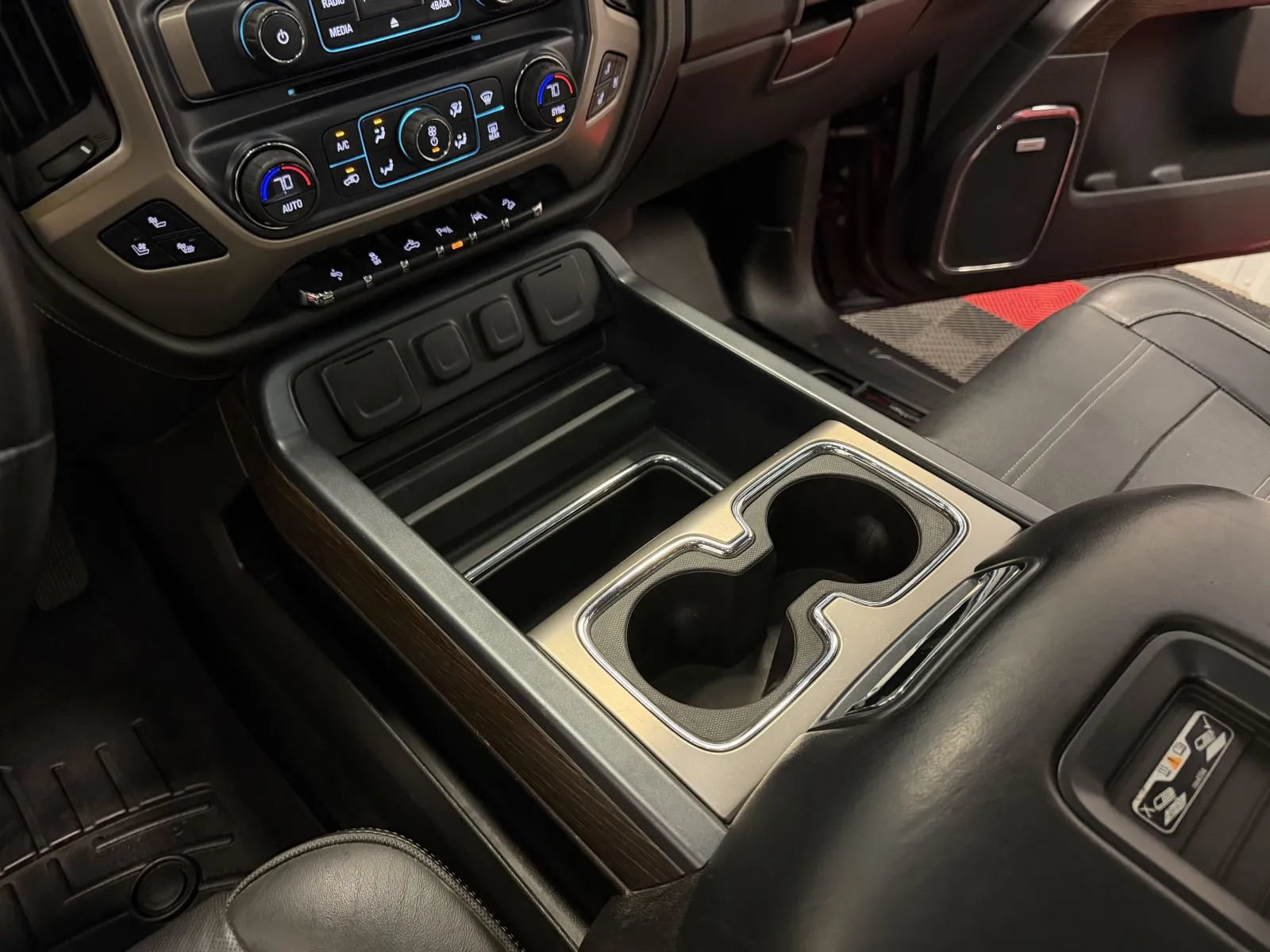 Used 2017 GMC Sierra 1500 Denali AWD/4WD image 30