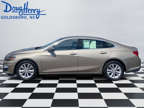 Used 2023 Chevrolet Malibu LT image 2