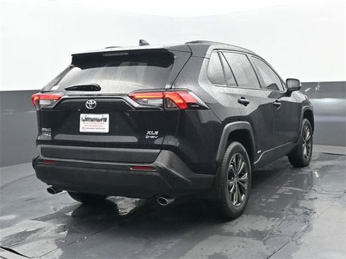 Used 2025 Toyota RAV4 XLE Premium image 21