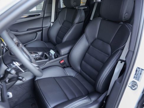 New 2026 Porsche Macan S image 5