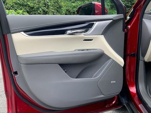 Certified 2024 Cadillac XT6 Premium Luxury w/ Technology Package AWD/4WD image 26
