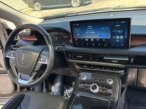 Used 2023 Lincoln Nautilus Reserve w/ Equipment Group 201A image 15