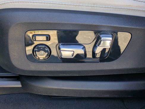 Used 2025 BMW X5 sDrive40i w/ Climate Comfort Package image 26