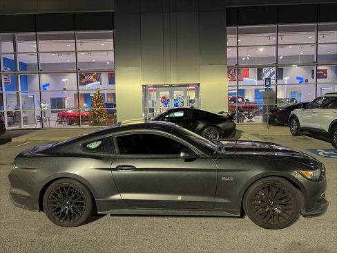 Used 2017 Ford Mustang GT Premium w/ GT Performance Package image 3