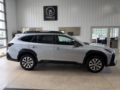 Used 2023 Subaru Outback Premium w/ Tech Package 1 AWD/4WD image 5