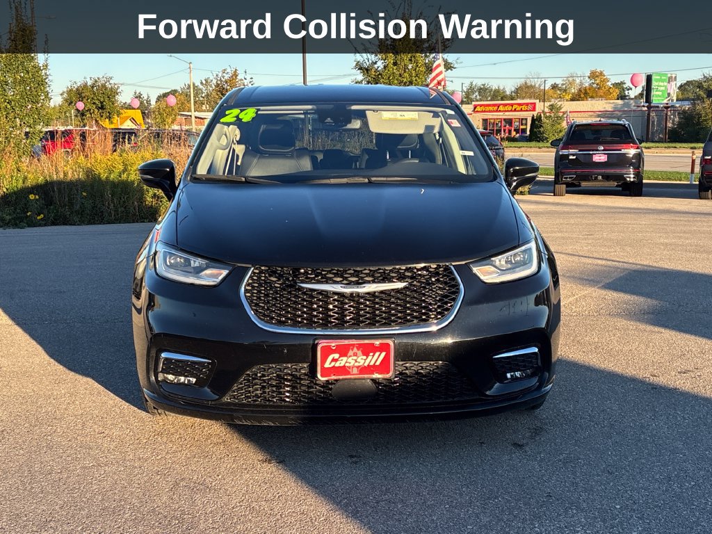 Used 2024 Chrysler Pacifica Limited FWD image 10