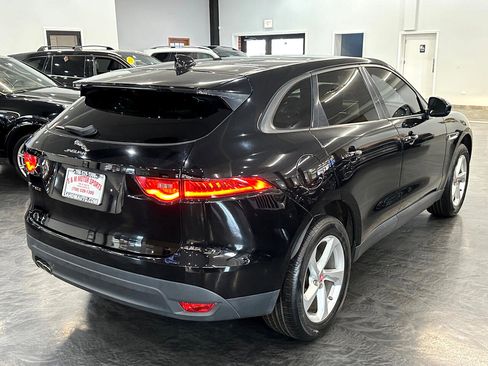 Used 2017 Jaguar F-PACE Premium image 11