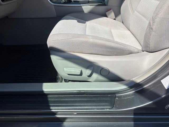 Used 2017 Toyota Camry LE FWD image 13
