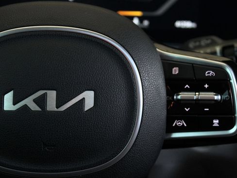 Used 2024 Kia Sorento SX FWD image 47