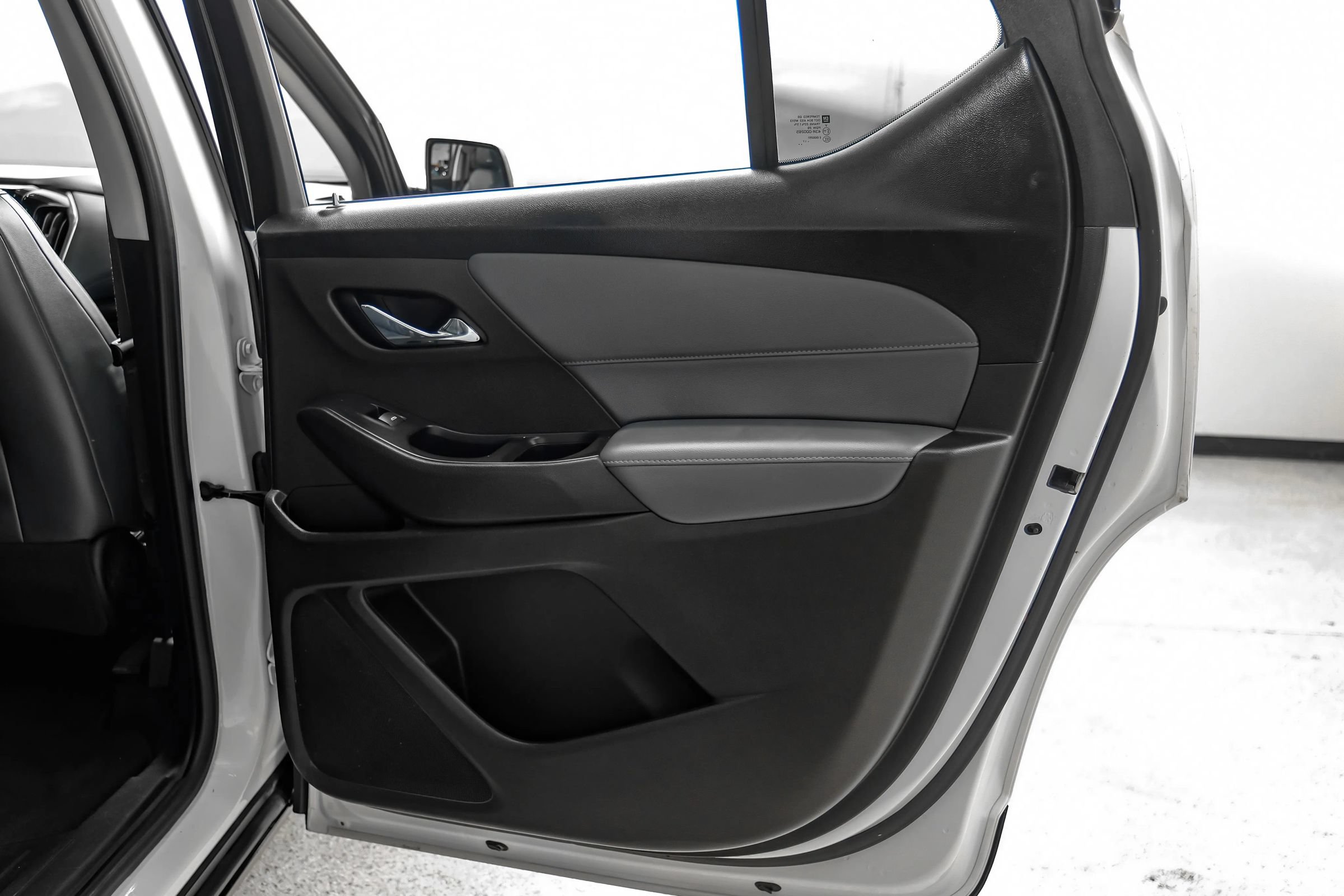 Used 2018 Chevrolet Traverse LT FWD image 62