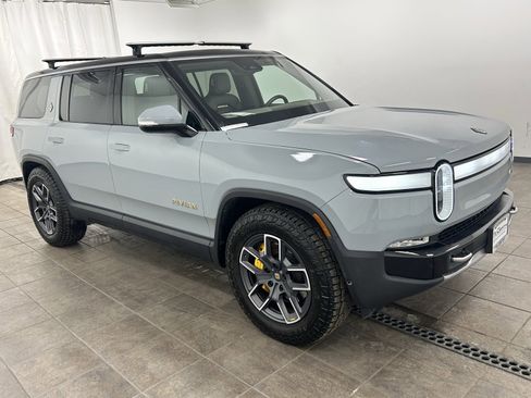 Used 2023 Rivian R1S Adventure image 7