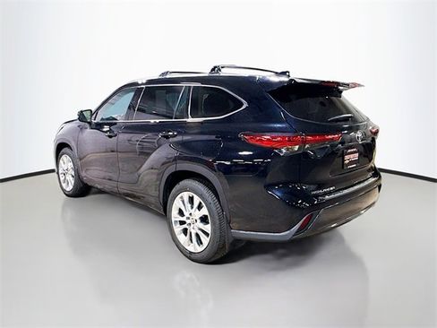 Used 2020 Toyota Highlander Limited image 8