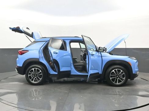 Used 2024 Chevrolet TrailBlazer LT w/ LT Cold Weather Package FWD image 30