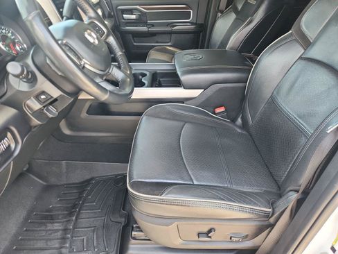 Used 2022 RAM 4500 Laramie AWD/4WD image 10