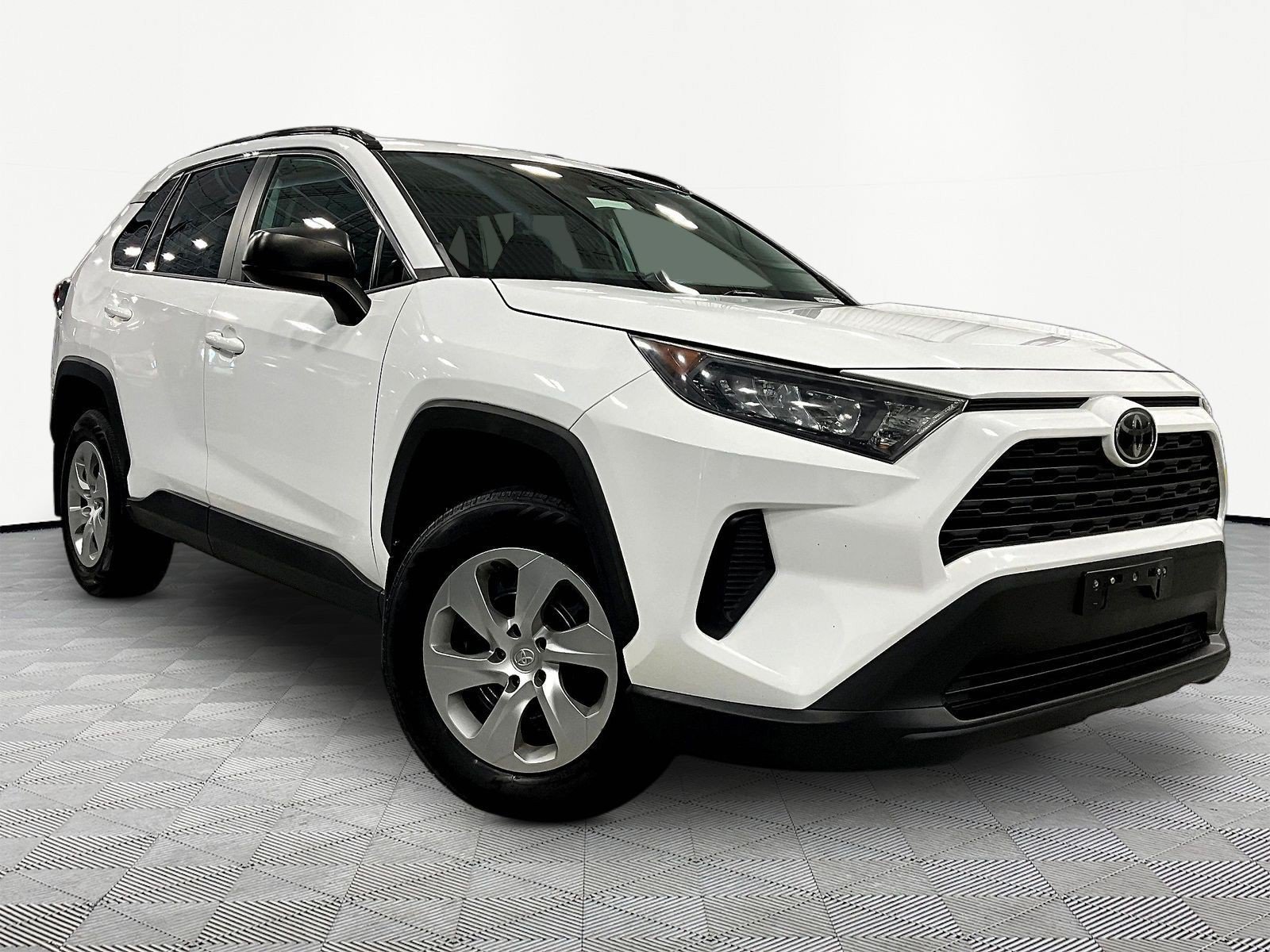 Used 2019 Toyota RAV4 LE w/ All Weather Liner Package FWD image 3