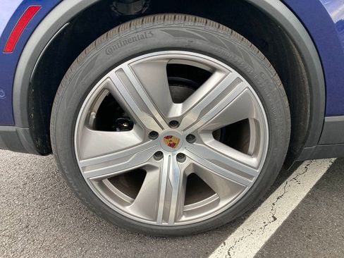 Used 2024 Porsche Macan 4 Electric image 15