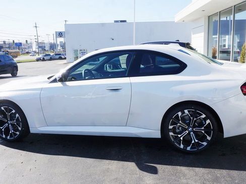Used 2025 BMW 230i xDrive Coupe w/ Premium Package image 6