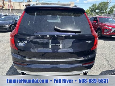 Used 2019 Volvo XC90 T5 Momentum w/ Multimedia Package AWD/4WD image 4