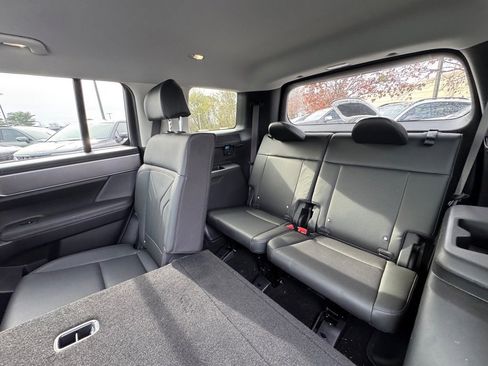 Used 2025 Hyundai Santa Fe XRT image 12