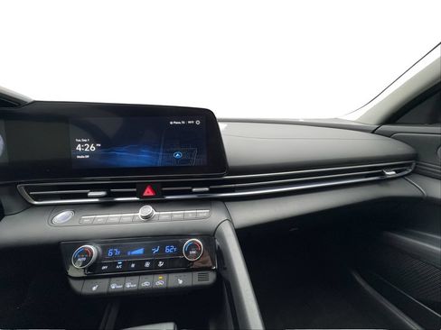 Used 2025 Hyundai Elantra SEL FWD image 45