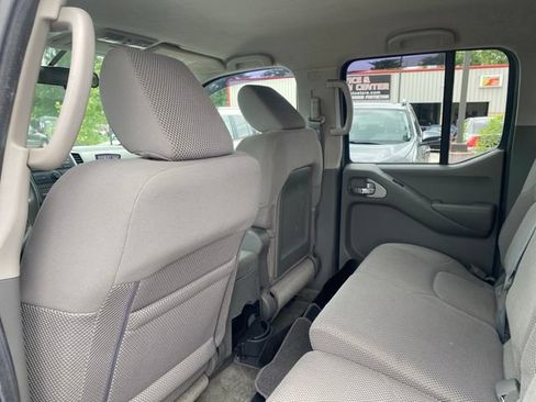 Used 2012 Nissan Frontier SV AWD/4WD image 16